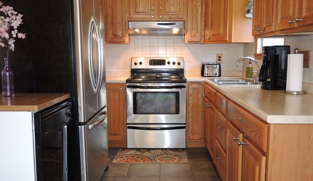 American Eagle, Recent renovation, hot tub, fire pit, game room