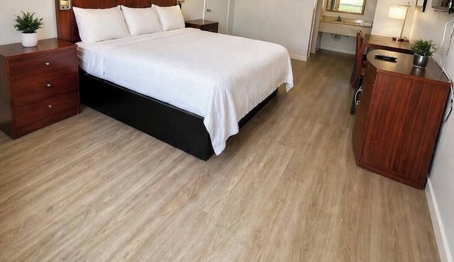 American Inn and Suites
