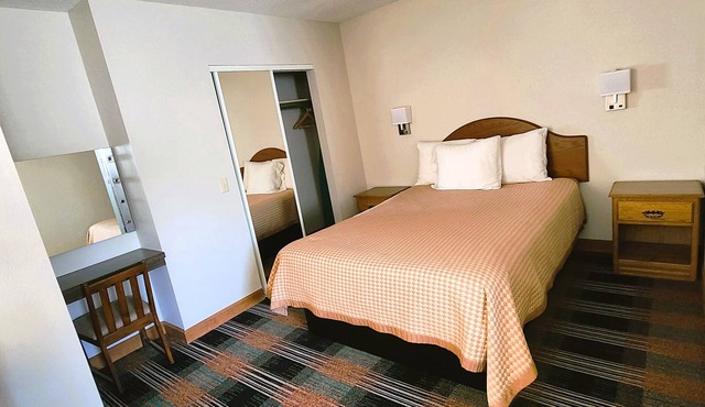 Americas Best Inn Iola
