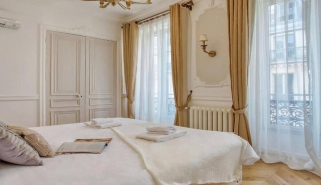 AMIDST THE CULTURE, SHOPING & MAGIC OF PARIS-A 7 BEDROOM HAUSSAMAN LUXURY