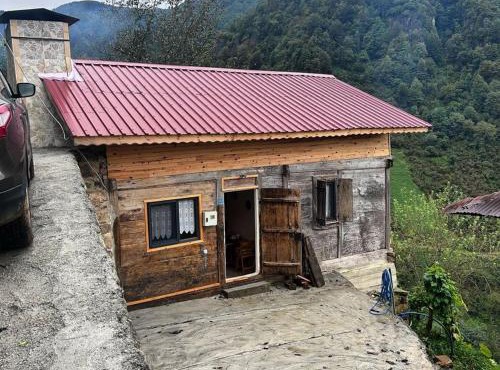 Amiras Dağevi