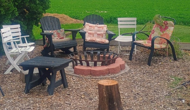 AMISH STAY/Buggy Rides/Fire pit/Bounce house Waterslide