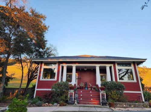 Amitabha Wine Country Cottage