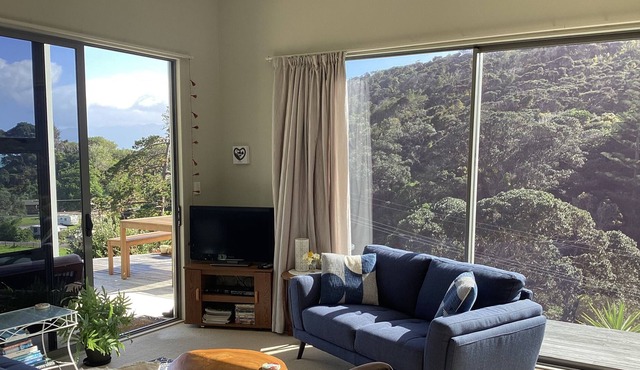 Amodeo Bay Retreat - Nestled in Nature surrounded by Sea, river & mountain views