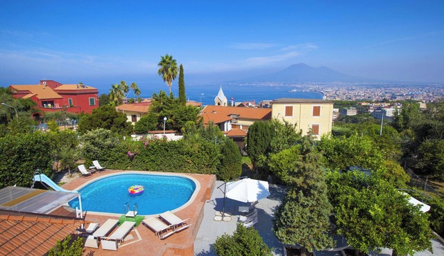 AMORE RENTALS - Villa Amore with Private Swimming Pool, Garden and Parking