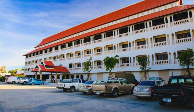 AmornSukhothai Hotel