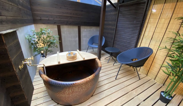 Amour Kobe East