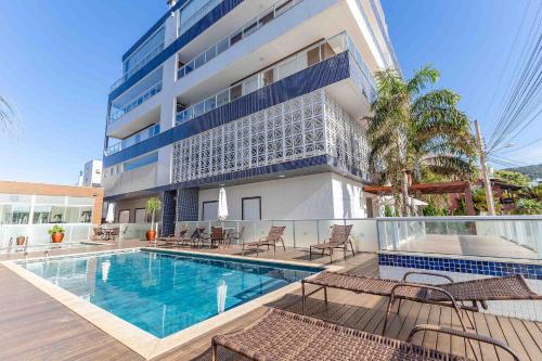 Ampla Cobertura Duplex com Jacuzzi Privativa