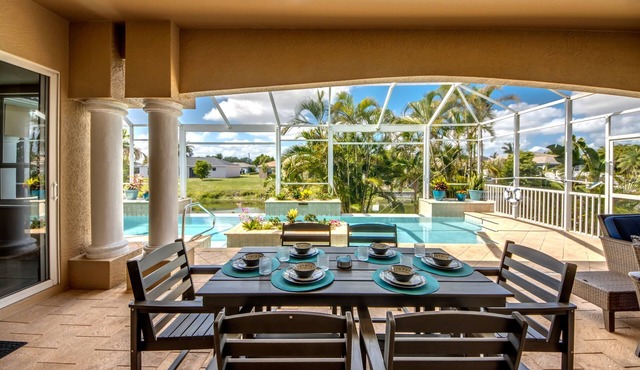 Ample 3 BR/3 bath waterfront Villa with 2 suites, heated pool, kayaks, pool table, fishing poles