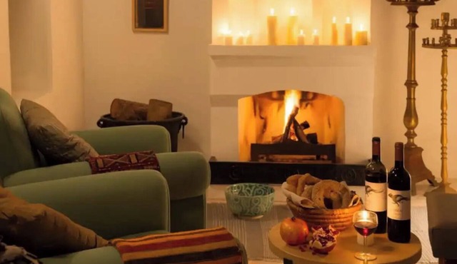 AMPLE PLACES Polytimo House Traditional house in the center of Lefkara village