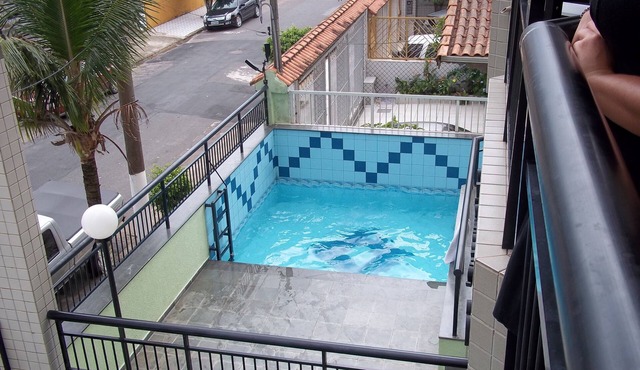 AMPLE SUITABLE C/2 BEDROOMS, 2 BATHROOMS DAILY WITH INCREDIBLE VALUE
