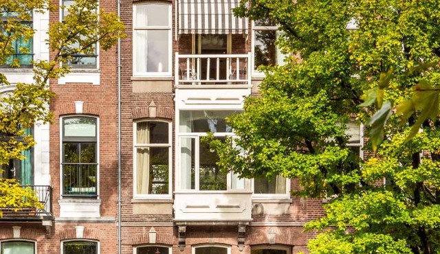 Amstel Corner Hotel