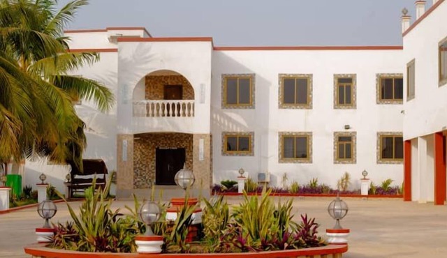 Amuzu Hotel