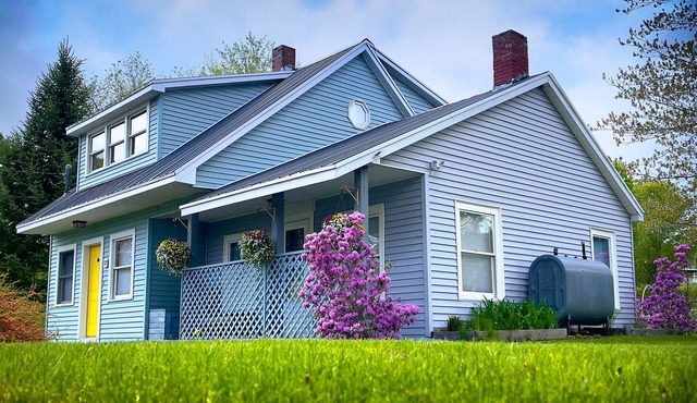 An Authentic Clean & Cozy Maine Homestay