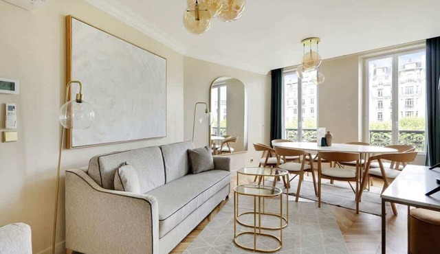 An Exceptional 3-BR/2Ba - Invalides