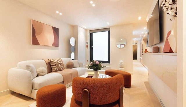 An Exclusive 3-BR/3BA with Services in Louvre