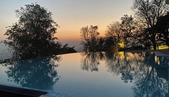 An extravagant Pushp villa overlooking the Ganges