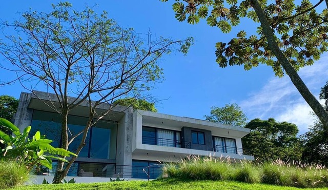 AN059 Large Antigua Home
