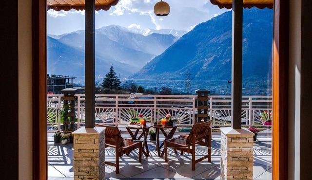 Anand Vardhan Resorts