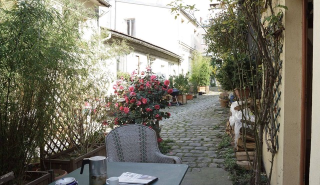 Ancien Atelier Transformé en Maison, Dans une Cour Typique de Ménilmontant !