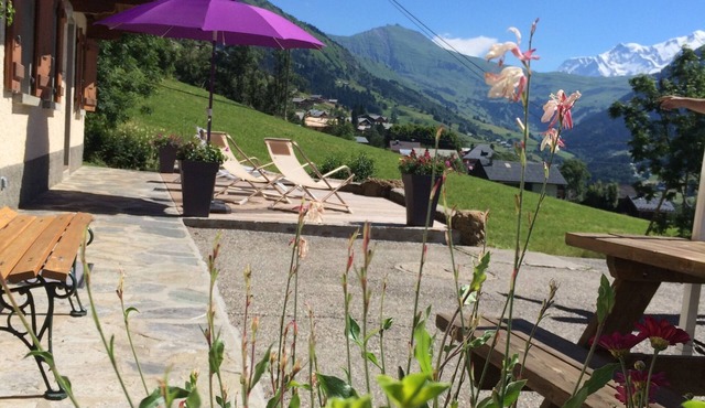 ANCIENNE ferme d'HAUTELUCE facing Mont-Blanc