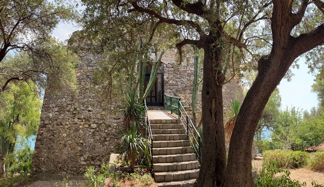 Ancient restored tower, park 5000 meters beautiful view of the Gulf of Policastro