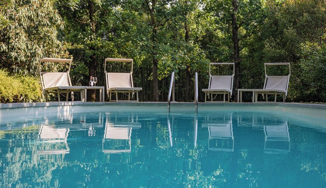 Ancient Villa Art Nouveau original, large park and pool at 3 Km from Lucca Walls
