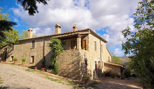 Ancient villa with private pool and garden in Val D'Orcia, Unesco heritage site
