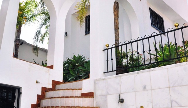 Andalusian Villa with moorish touch and "Hammam" pool