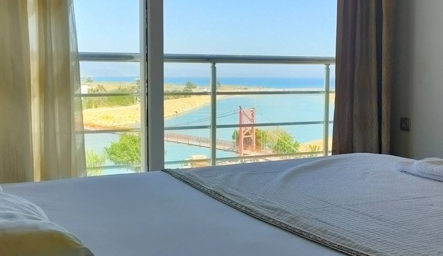 Anemonia Hotel