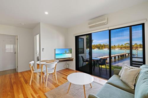 Anglesea Waterfront Bungalow by Book Jervis Bay