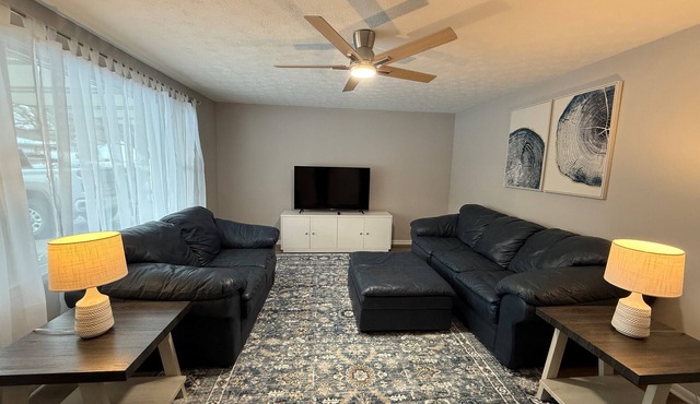 Ann's Adobe - 2 Bdrm Apartment in Mansfield, OH - close to Lexington & Ontario