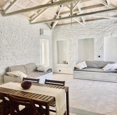 Anna home Elafonisos