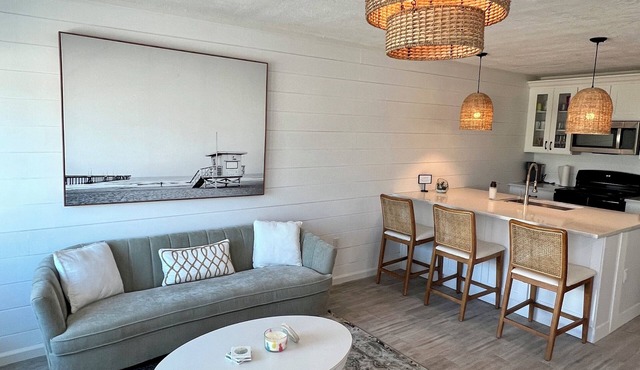 Anna Maria Cottage with Golf Cart
