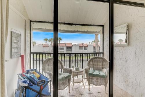 Anna Maria Island Bliss, Sunsets, Sand & Large Heated Pool