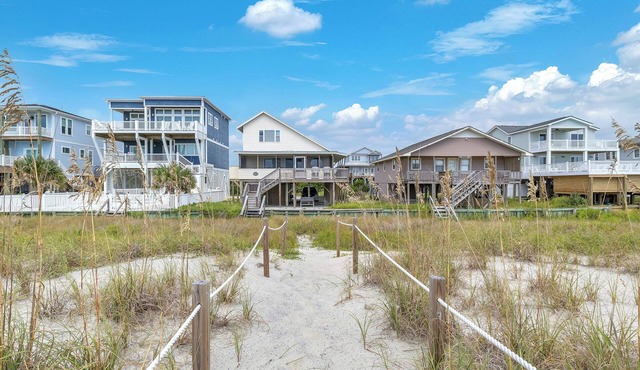 Another Beach Experience: 4 Bed/2 Bath Oceanfront Home