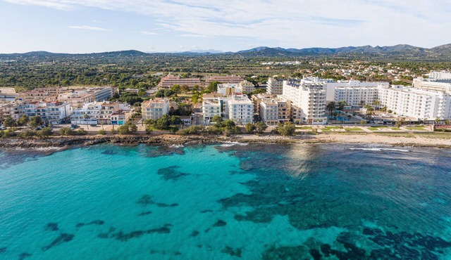 Antic 101 - Three Bedroom Apartment, Sleeps 5