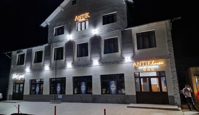 ANTIK HOUSE