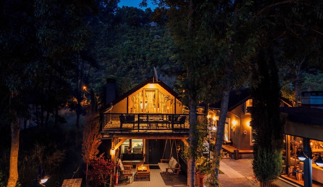 Antik River House