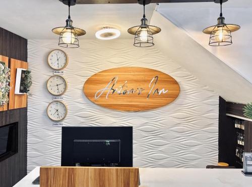 Anton's Inn