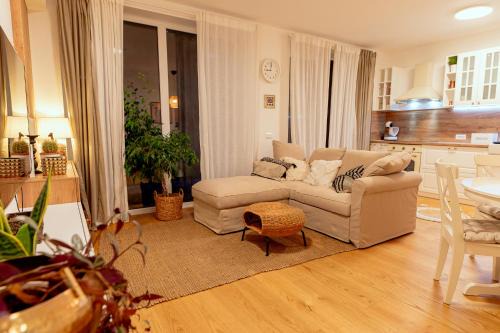 Anur Apartment II