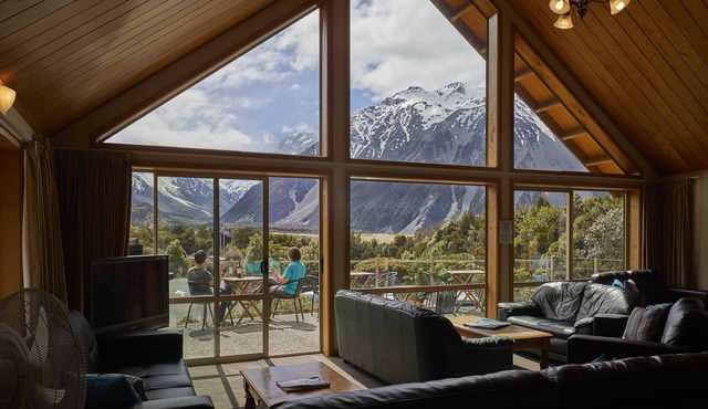 Aoraki Mount Cook Alpine Lodge