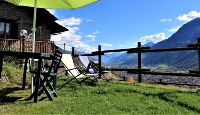 Aosta: ACCOMMODATION EVENDY AOSTA HILL PANORAMIC VIEW