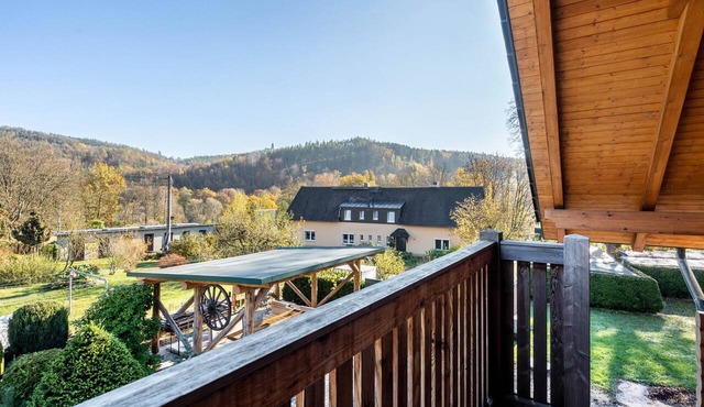 Apartment 'Blockhaus - Ferienwohnung Sunrise' with Shared Garden