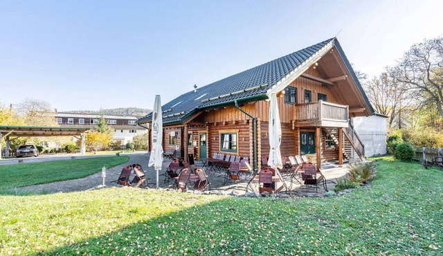 Apartment 'Blockhaus - Ferienwohnung Sunset' with Shared Garden