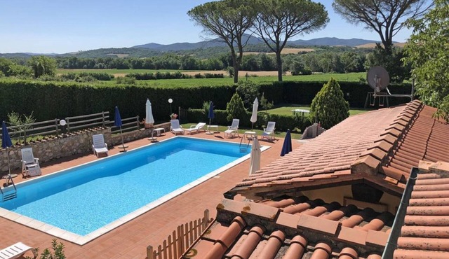 Apartment '2' with Shared Pool, Wi-Fi and Air Conditioning