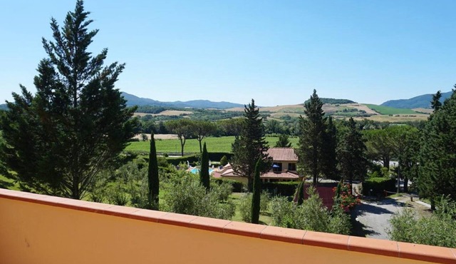 Apartment 'Appartamento 6' with Shared Pool, Wi-Fi and Air Conditioning