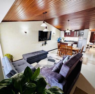 Apartamento amplio, moderno y muy bien ubicado