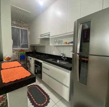 Apartamento com AR Condicionado splint, condomínio com piscina 2 Qts, próximo à praias e ao pavilhão de Carapina com portaria 24h