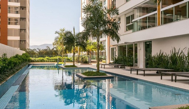 Apartamento com infraestrutura de clube na Beira-mar norte CA02
